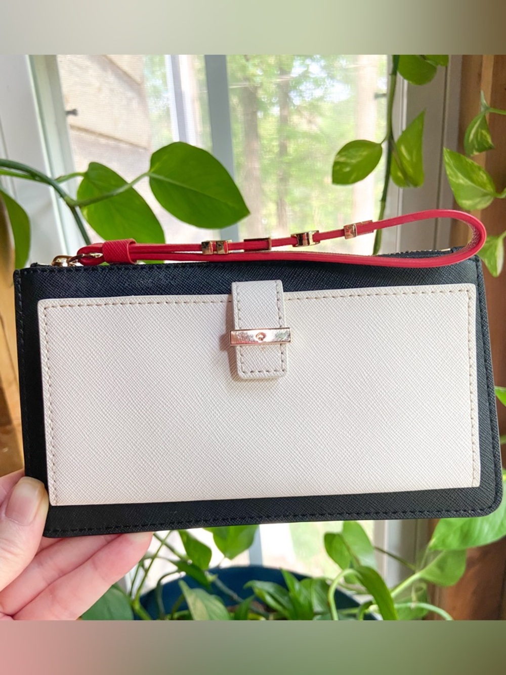 Kate Spade Blk & Wht Leather Wallet w/Strap Gold Love Letters Colorblock NWOT